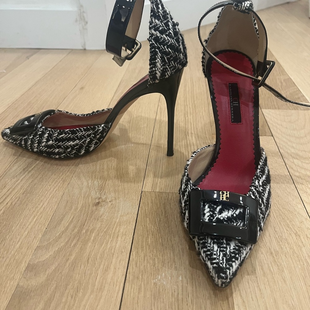 ✨Carolina Herrera Black and White Tweed Women's Heels - Picture 2 of 9